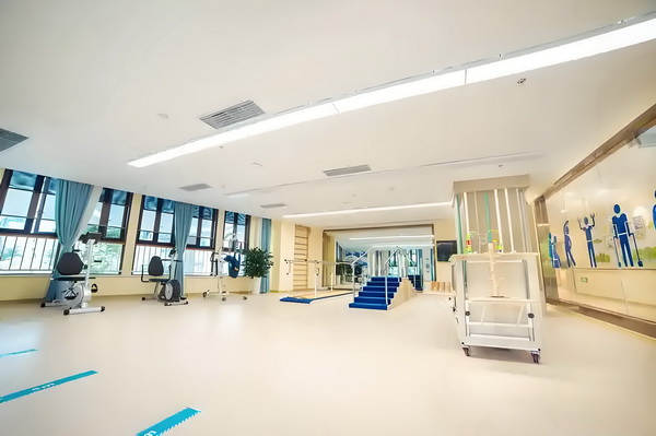 深圳2025年大学生落户_《你行！你上！》：弹琴吧！爸爸 琴吧爸爸但好长景不